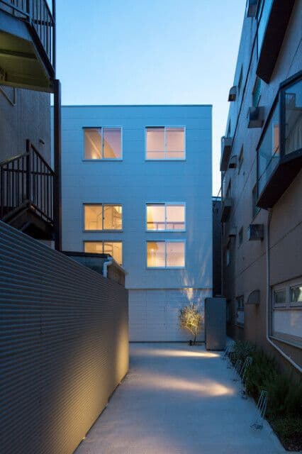 1DK Apartment in Shibuya, Tokyo - Image 1