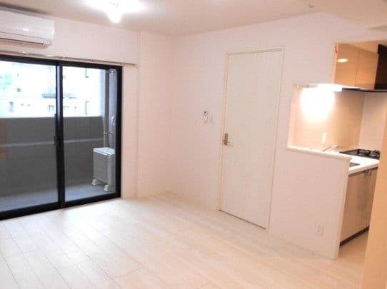 1LDK Mansion in Chiyoda, Tokyo - Image 1
