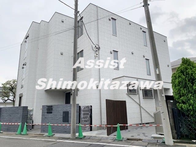 2LDK Mansion in Setagaya, Tokyo - Image 1