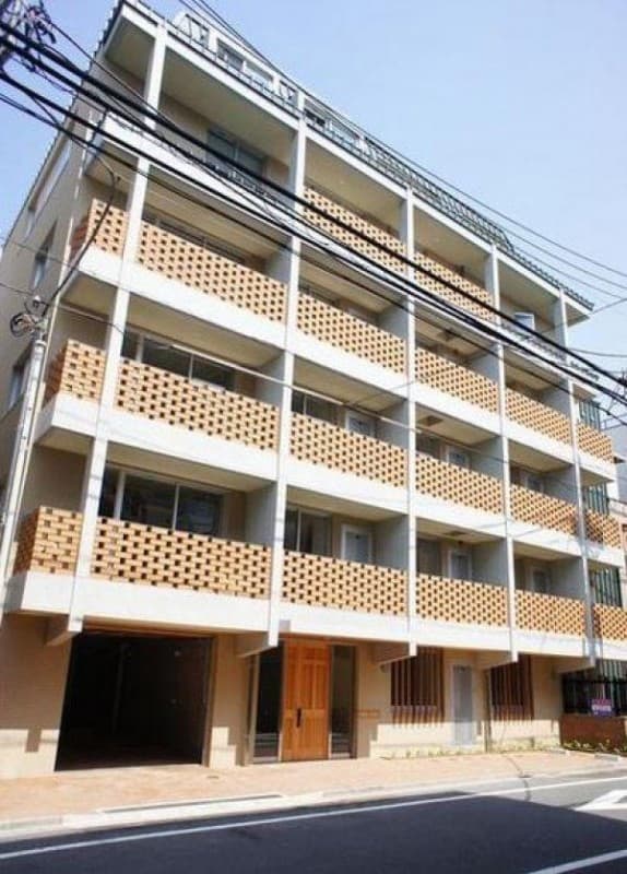 1LDK Mansion in Shibuya, Tokyo - Image 1