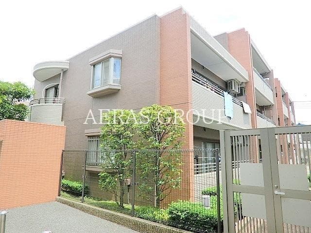 2LDK Mansion in Nakano, Tokyo - Image 1