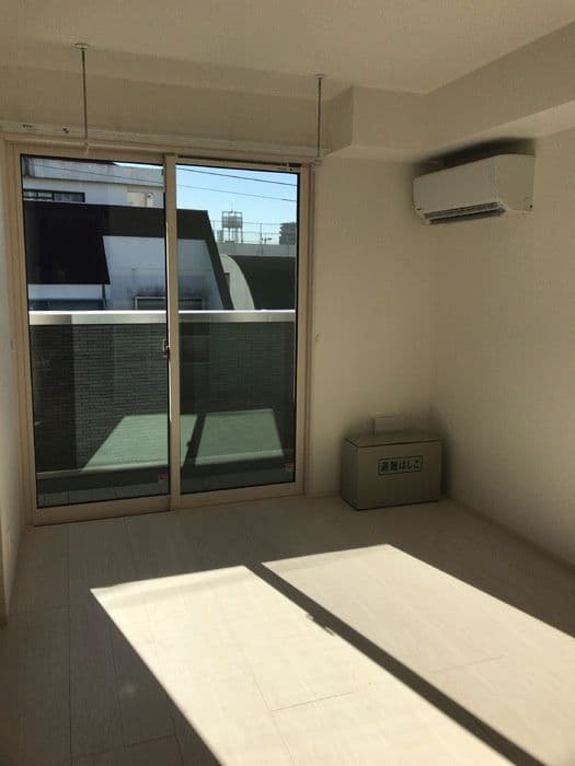 1LDK Mansion in Setagaya, Tokyo - Image 1