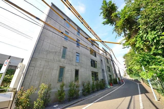 1LDK Mansion in Suginami, Tokyo - Image 1