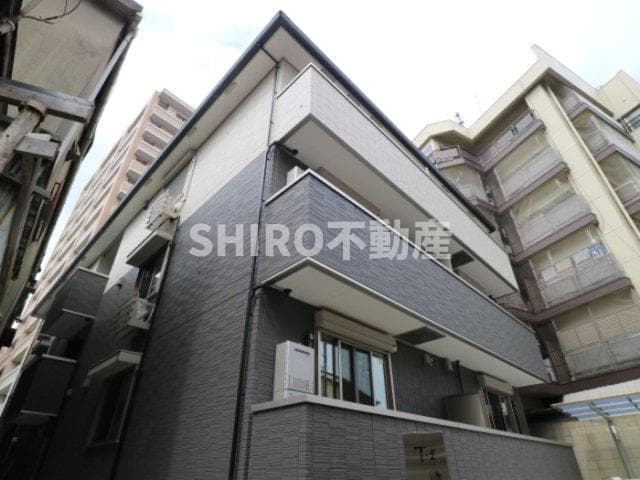 1LDK Mansion in Kita-ku, Osaka - Image 1