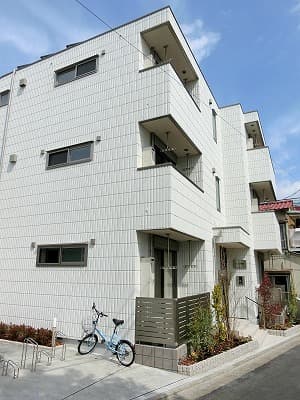 2LDK Mansion in Meguro, Tokyo - Image 1