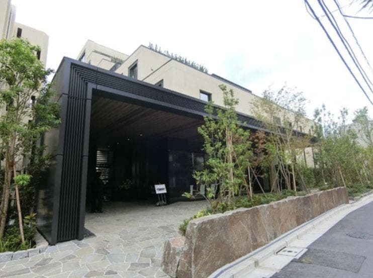 3LDK Mansion in Shinjuku, Tokyo - Image 1