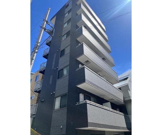 1K Mansion in Shibuya, Tokyo - Image 1