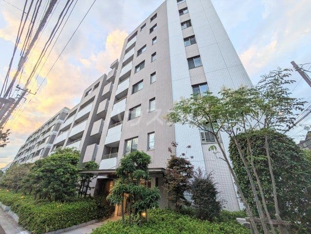 3LDK Mansion in Suginami, Tokyo - Image 1