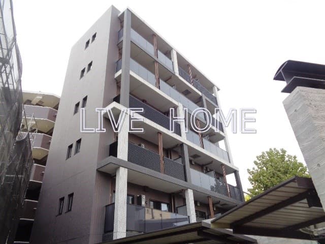 1LDK Mansion in Shinjuku, Tokyo - Image 1