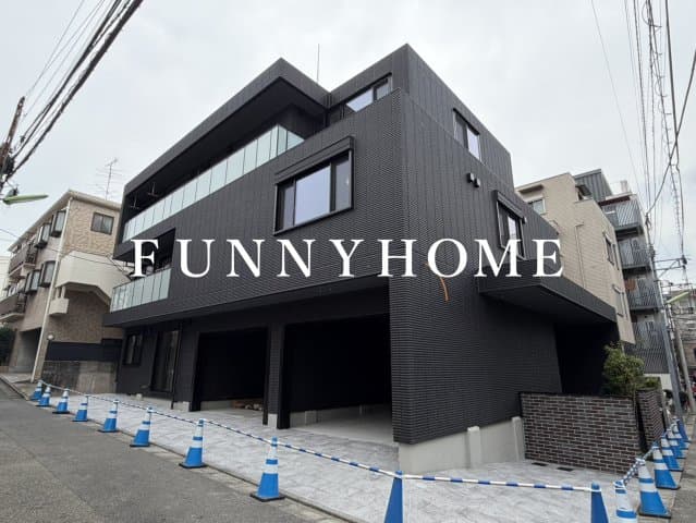 3LDK Mansion in Setagaya, Tokyo - Image 1
