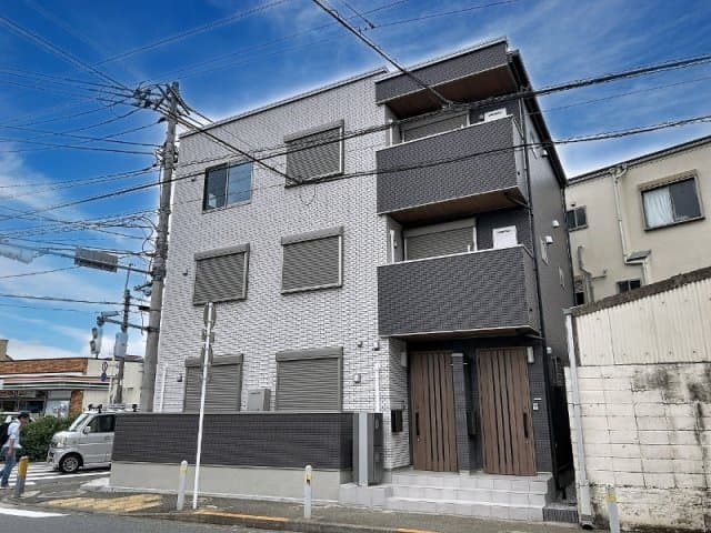 2LDK Apartment in Setagaya, Tokyo - Image 1