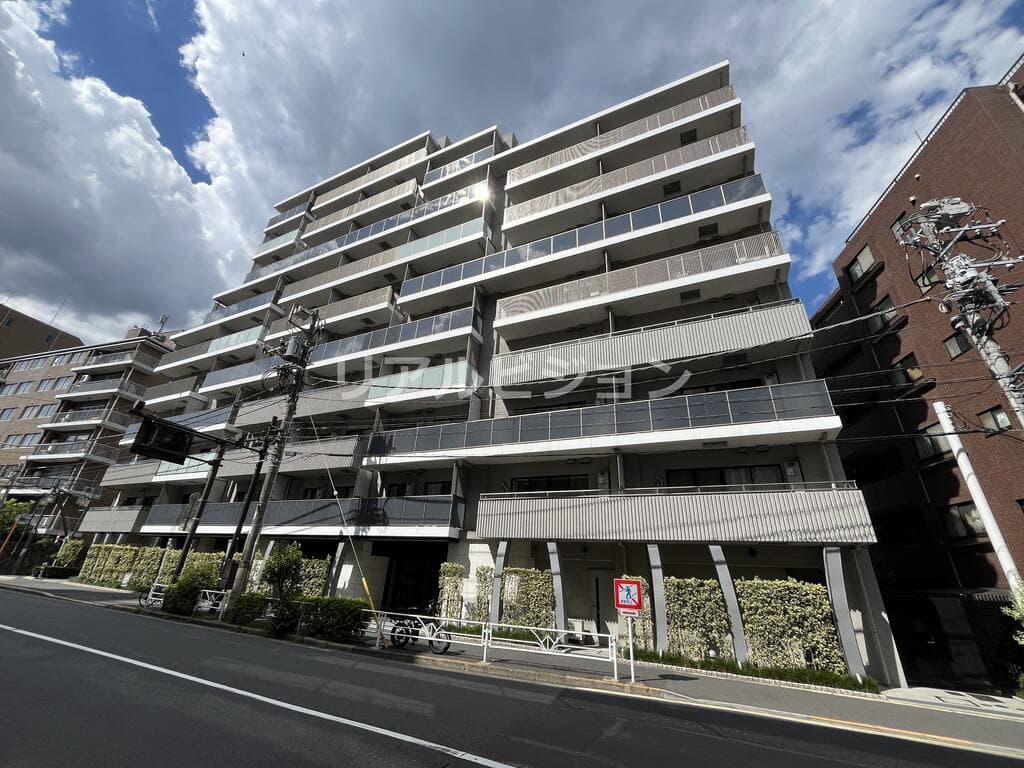 1LDK Mansion in Shibuya, Tokyo - Image 1