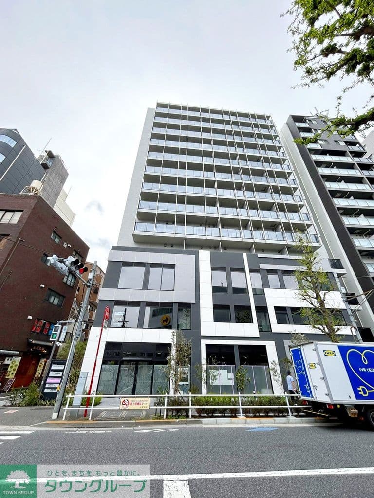 1LDK Mansion in Shinjuku, Tokyo - Image 1