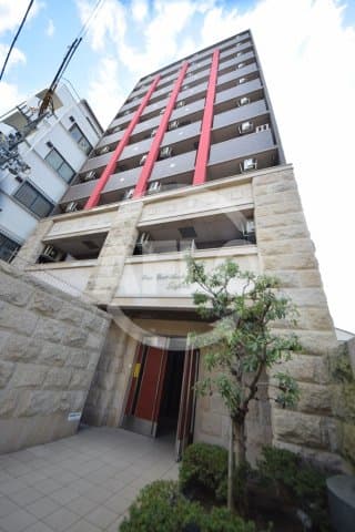 1K Mansion in Naniwa-ku, Osaka - Image 1