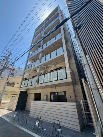 1LDK Mansion in Kita-ku, Osaka - Image 1