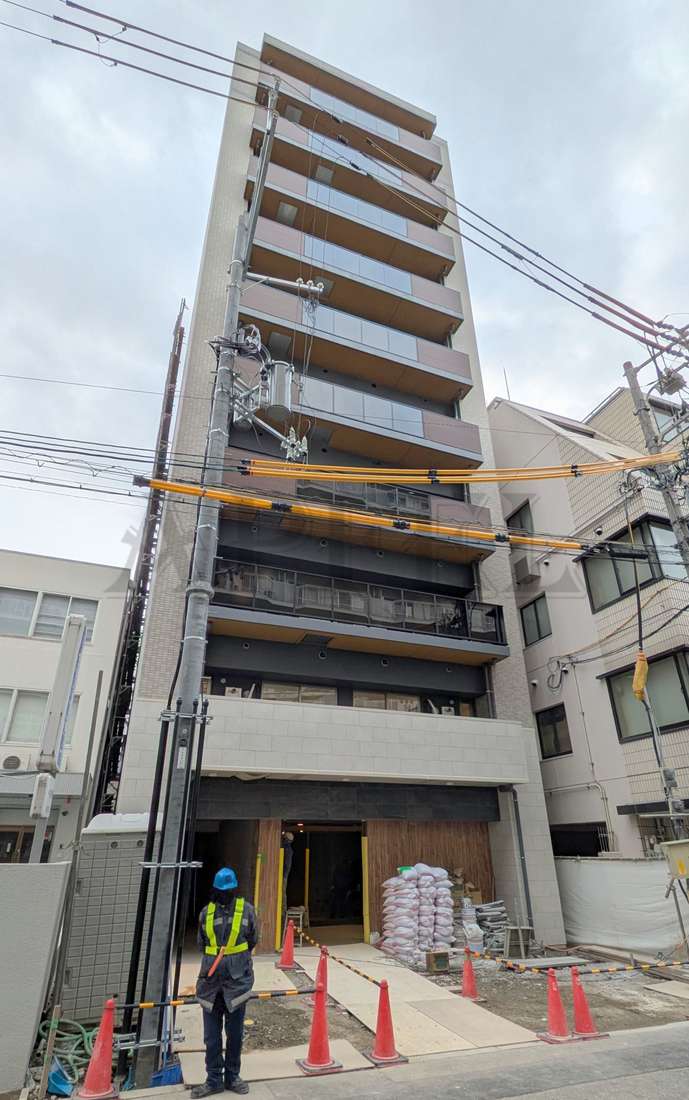 1LDK Mansion in Kita-ku, Osaka - Image 1