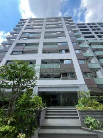 1LDK Mansion in Minato, Tokyo - Image 1