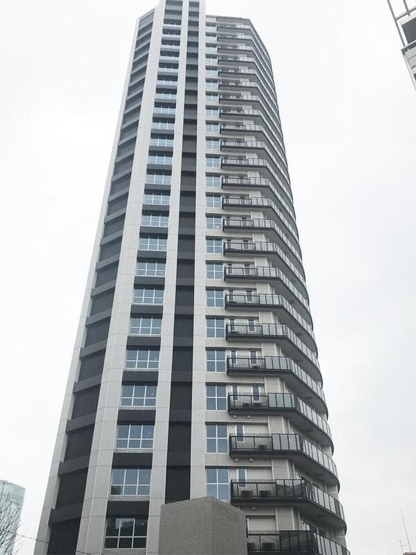 2LDK Mansion in Minato, Tokyo - Image 1