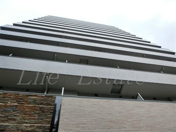 1DK Mansion in Chuo-ku, Osaka - Image 1