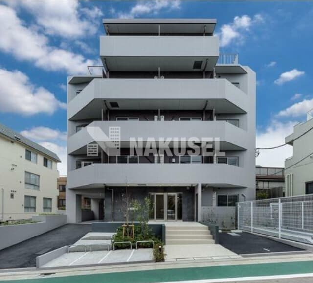 1DK Mansion in Meguro, Tokyo - Image 1