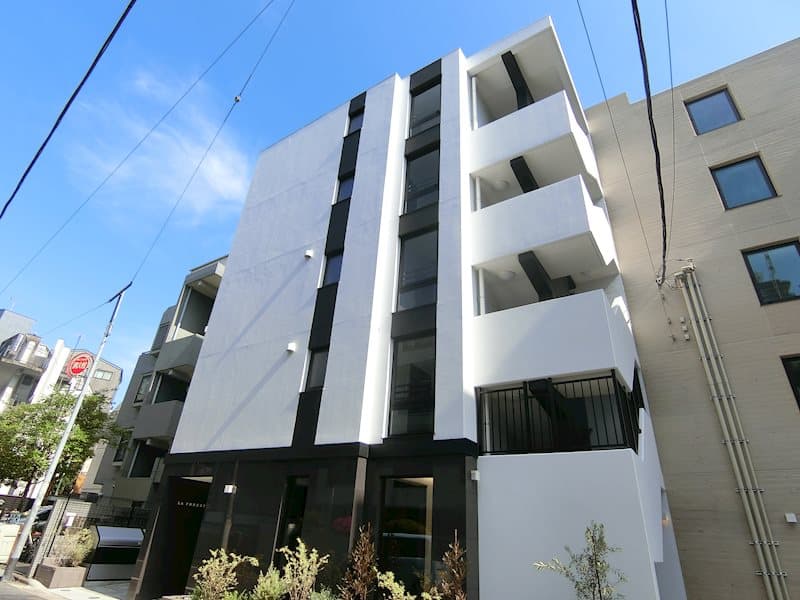 1DK Mansion in Setagaya, Tokyo - Image 1