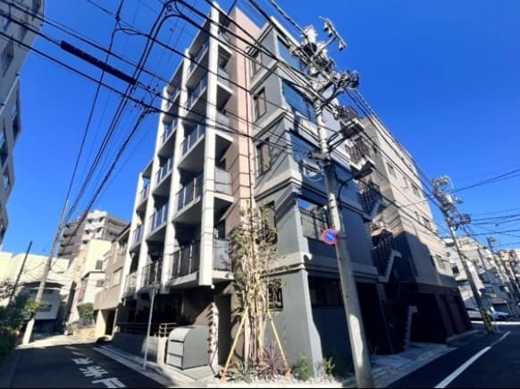 1DK Mansion in Shinjuku, Tokyo - Image 1