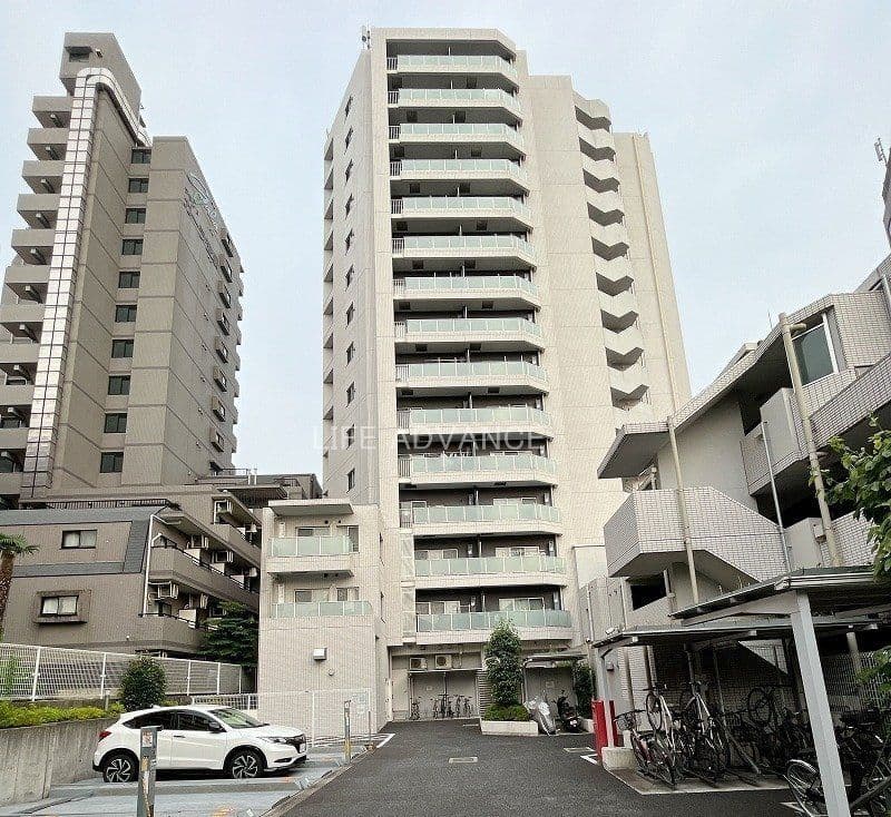 1K Mansion in Shibuya, Tokyo - Image 1