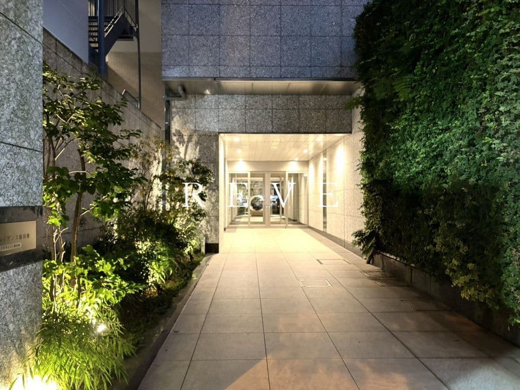 1K Mansion in Shinjuku, Tokyo - Image 1