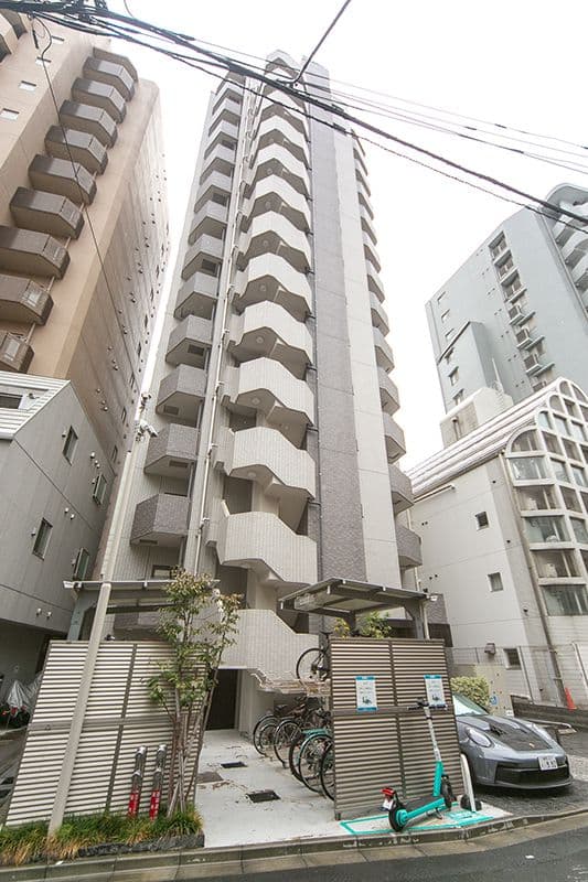 1K Mansion in Shinjuku, Tokyo - Image 1