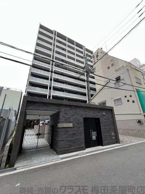 1LDK Mansion in Kita-ku, Osaka - Image 1