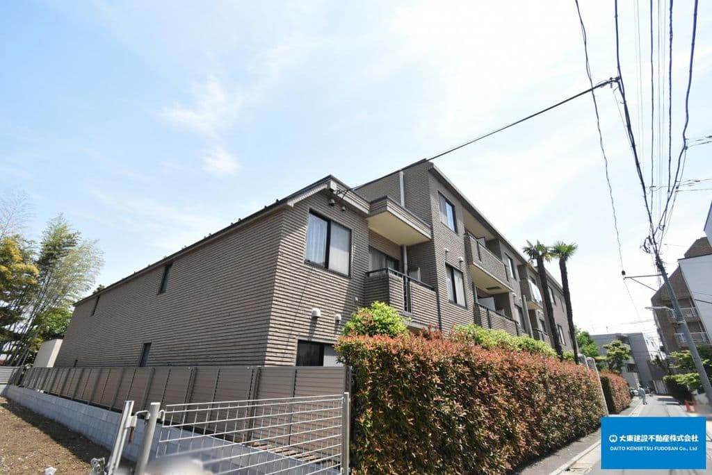 1LDK Mansion in Meguro, Tokyo - Image 1