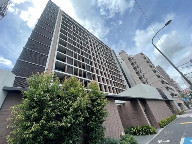 1LDK Mansion in Meguro, Tokyo - Image 1