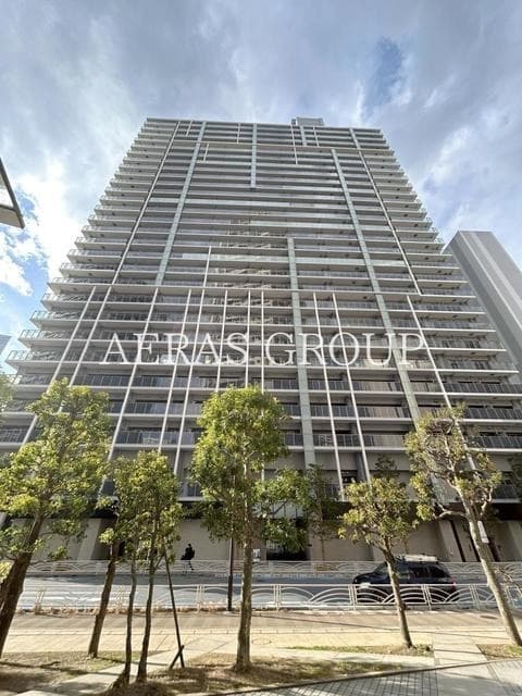1LDK Mansion in Minato, Tokyo - Image 1