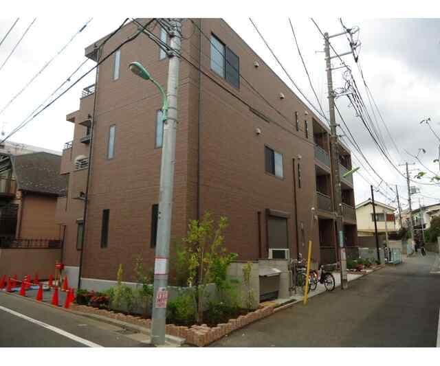 1LDK Mansion in Setagaya, Tokyo - Image 1