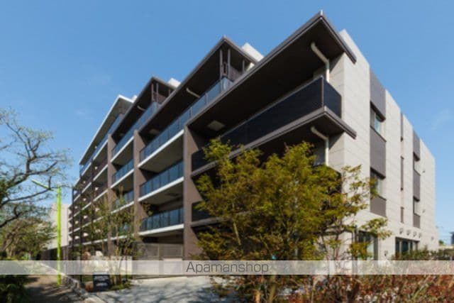 1LDK Mansion in Setagaya, Tokyo - Image 1