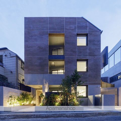 1LDK Mansion in Shibuya, Tokyo - Image 1