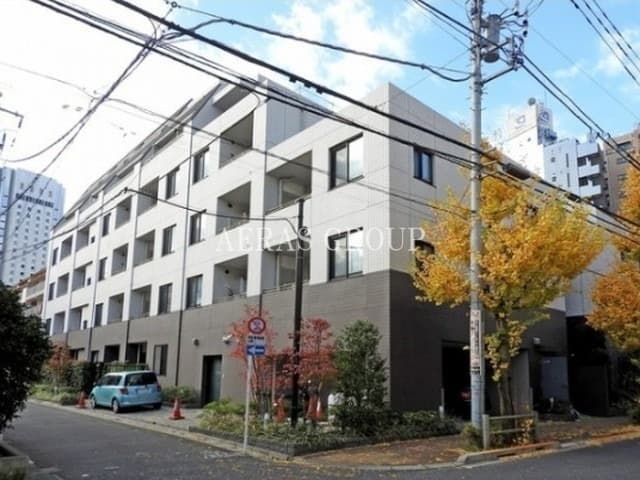1LDK Mansion in Shinjuku, Tokyo - Image 1