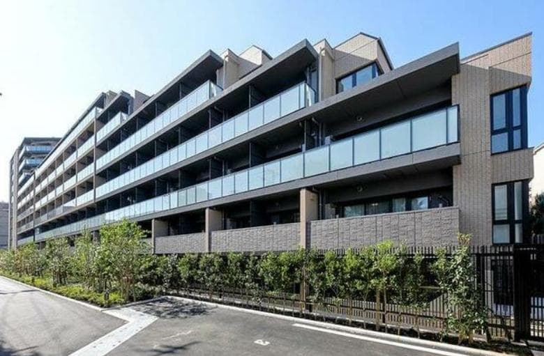 1LDK Mansion in Shinjuku, Tokyo - Image 1