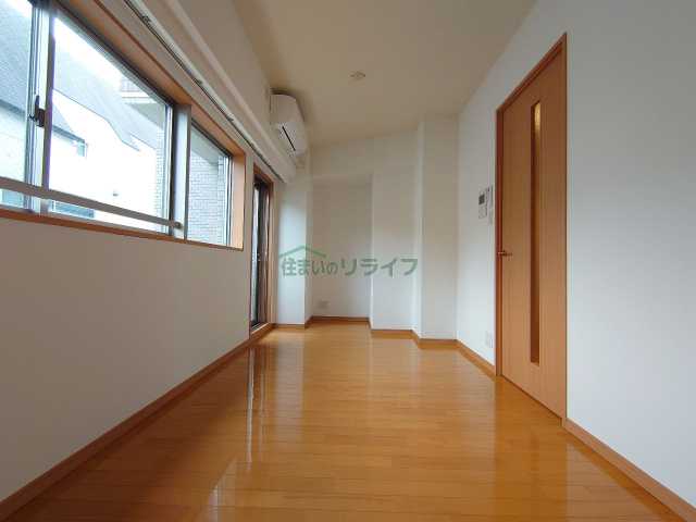1LDK Mansion in Shinjuku, Tokyo - Image 1