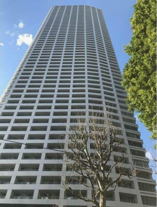 1LDK Mansion in Shinjuku, Tokyo - Image 1