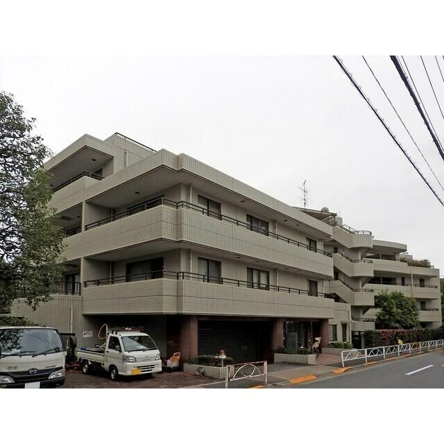 2LDK Mansion in Meguro, Tokyo - Image 1
