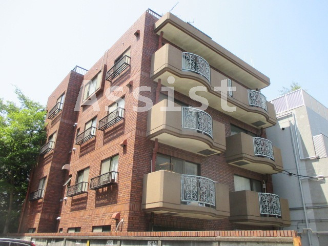 2LDK Mansion in Meguro, Tokyo - Image 1