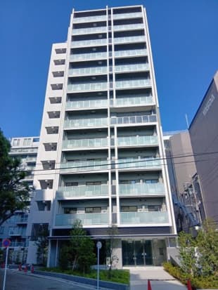 2LDK Mansion in Minato, Tokyo - Image 1