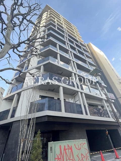 2LDK Mansion in Shinjuku, Tokyo - Image 1