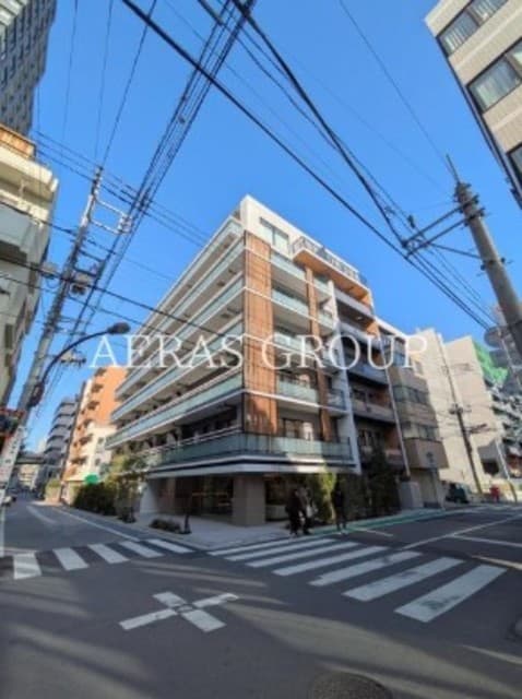 2LK Mansion in Shinjuku, Tokyo - Image 1