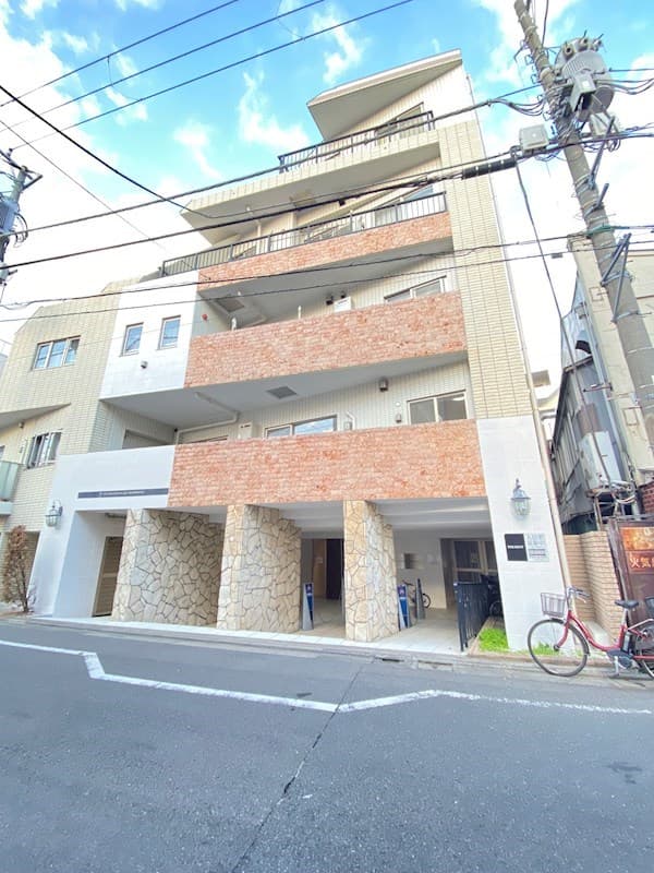 3LDK Mansion in Meguro, Tokyo - Image 1