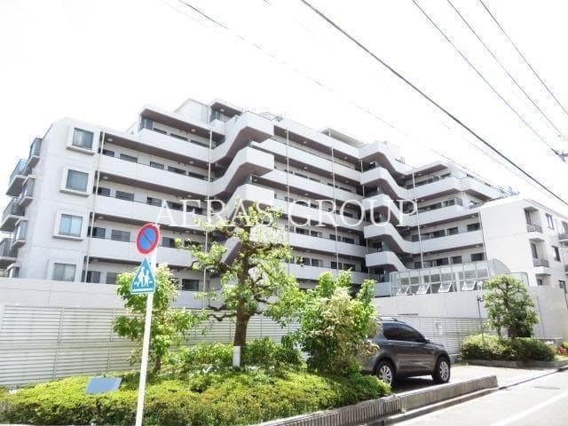 3LDK Mansion in Setagaya, Tokyo - Image 1