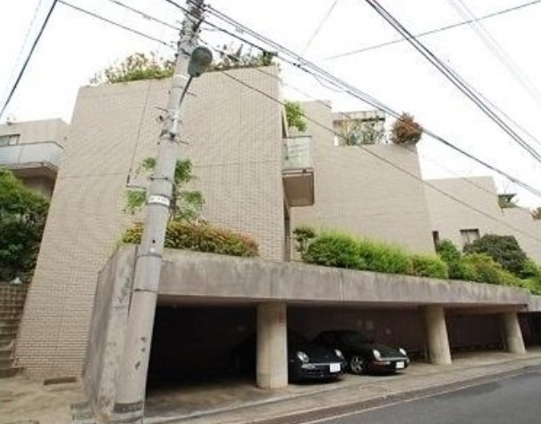 3LDK Mansion in Shibuya, Tokyo - Image 1