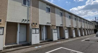 Apartment building レオパレスプレジール町田 207