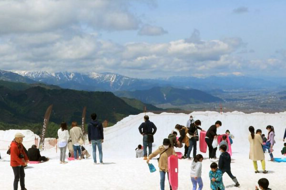 Spring Snow Festival at Yuzawa Kogen